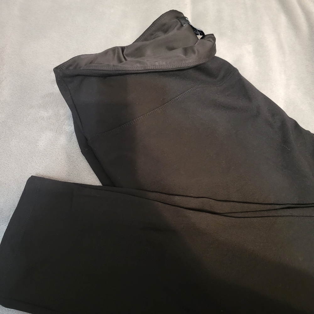 Black leggings